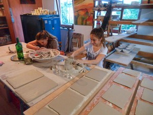 Kinder im Keramikkurs bei Gerda Jaritz in Graz